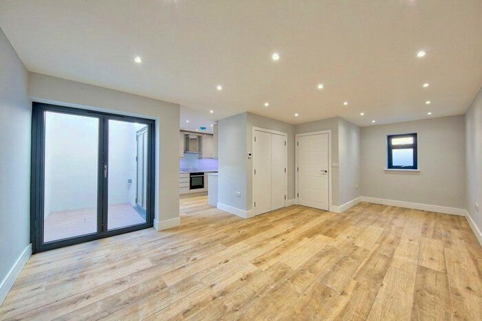 2 Bedroom Detached House To Rent In Gorringe Park Avenue, Mitcham, CR4