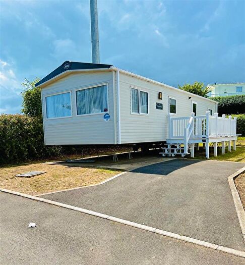 3 Bedroom Hotel For Sale In Hawthorn Mount, Devon Cliffs, EX8