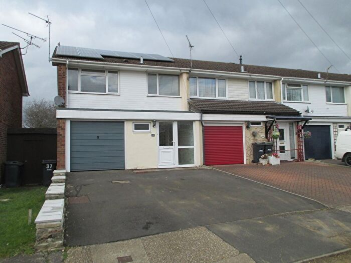 3 Bedroom End Of Terrace House To Rent In Kennedy Close, Purbrook, Waterlooville, PO7