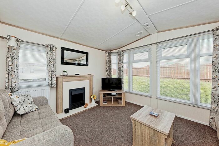 2 Bedroom Property For Sale In Faversham Road, Seasalter, Whitstable, CT5