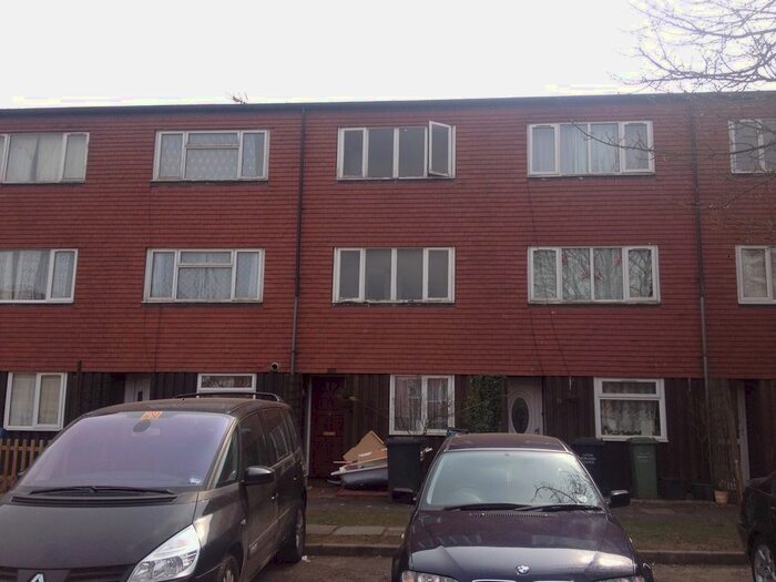 4 Bedroom Town House To Rent In Downview, Dunstable Road, Luton, LU4
