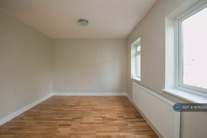 1 Bedroom Flat To Rent In Kingston Road, New Malden, KT3
