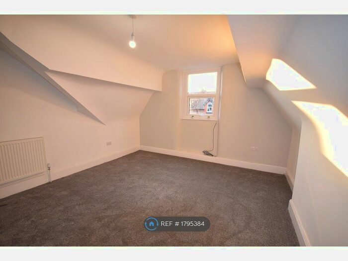 2 Bedroom Flat To Rent In Alexandra Road, Prenton, CH43