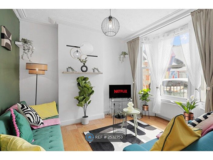 2 Bedroom Semi-Detached House To Rent In Janson Road, London, E15