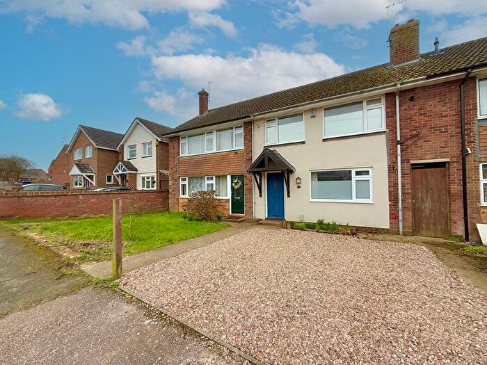 4 Bedroom Terraced House For Sale In Wantage Crescent, Wing, LU7