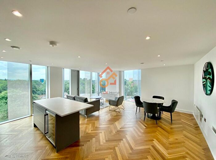 3 Bedroom Flat To Rent In South Tower, Deansgate Square, Owen Street, Manchester, M15