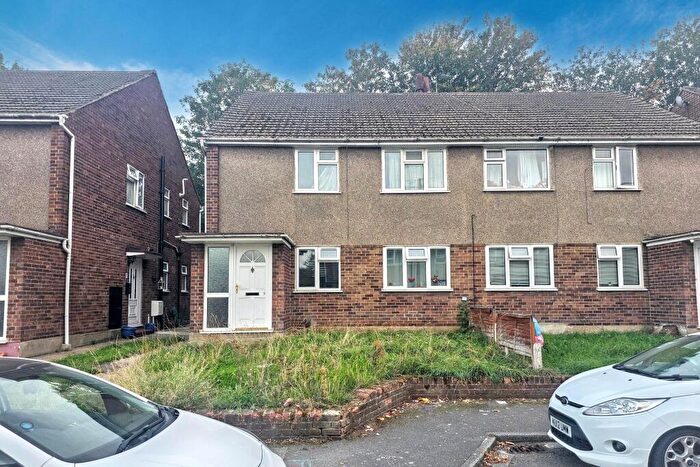2 Bedroom Flat For Sale In Ely Close, Erith, DA8