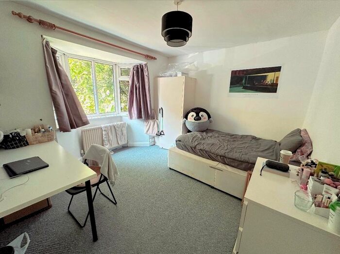 5 Bedroom Property To Rent In Gipsy Lane, Headington, Oxford, OX3