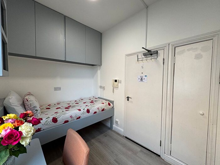 Studio To Rent In Cromwell Road, London, SW7