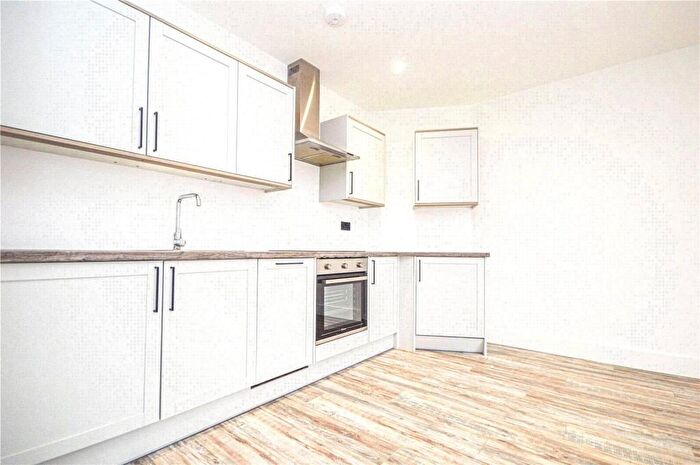2 Bedroom Apartment To Rent In Kingsbridge Point, Swindon, SN1