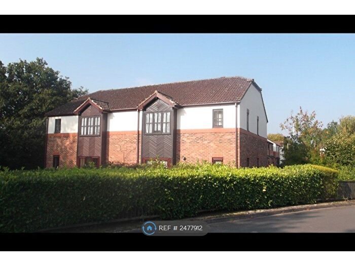 2 Bedroom Flat To Rent In Bridge Meadows, Liss, GU33