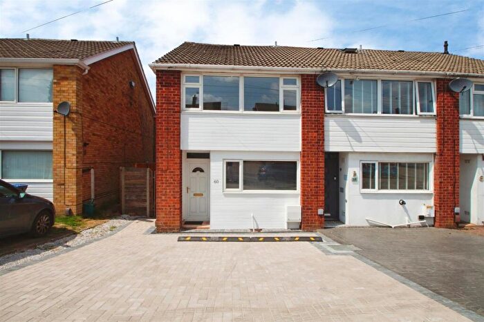 3 Bedroom End Of Terrace House To Rent In Frobisher Road, Rugby, CV22