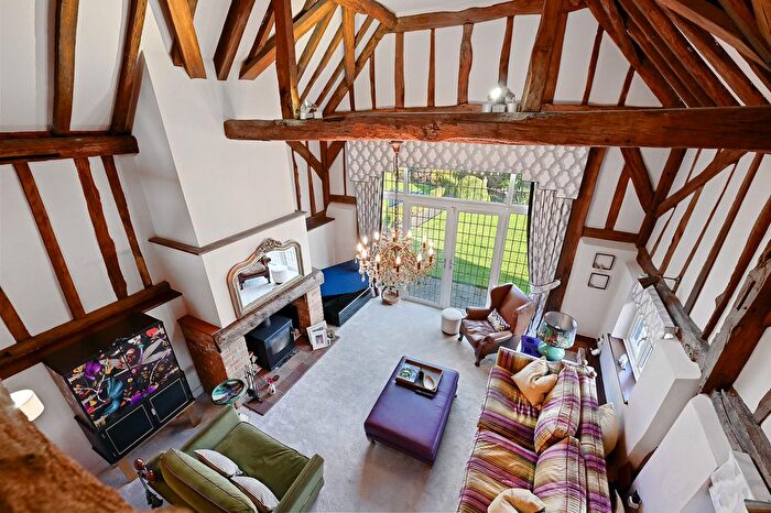 5 Bedroom Barn Conversion For Sale In Chandlers Lane, Rickmansworth, WD3