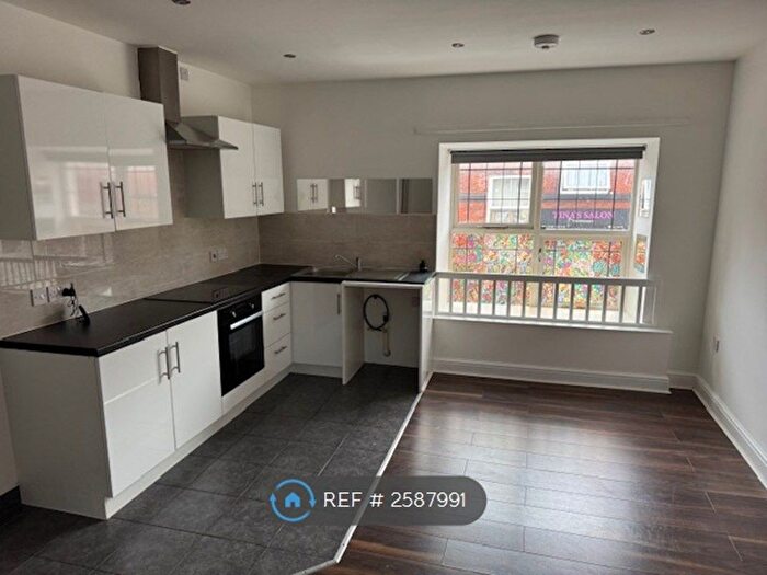 1 Bedroom Flat To Rent In Wood Street, Ashton-Under-Lyne, OL6