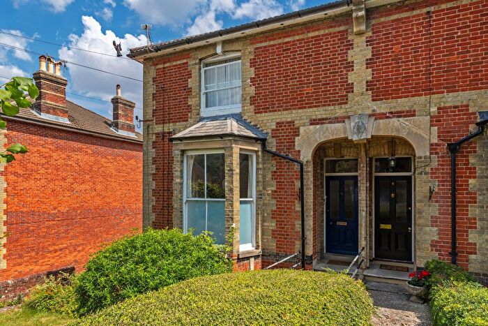 2 Bedroom Flat To Rent In Cheriton Road, Winchester, SO22