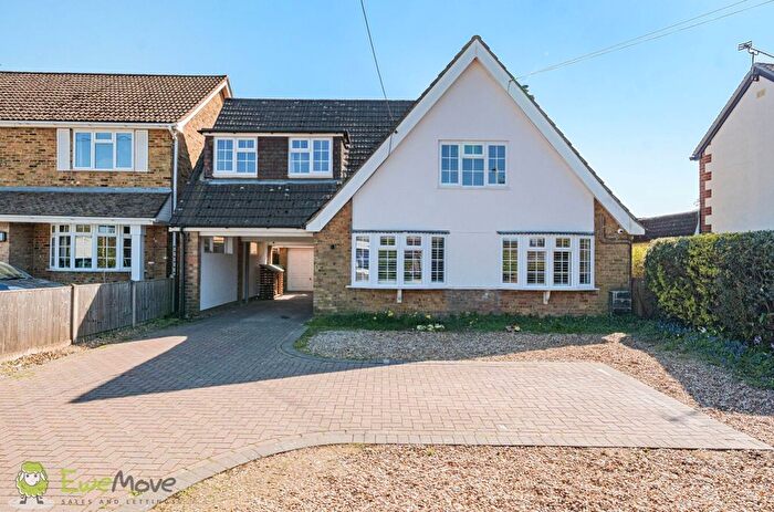 3 Bedroom Detached House For Sale In Silchester Road, Pamber Heath, Tadley, Hampshire, RG26
