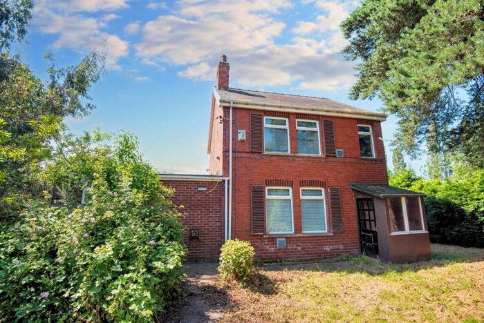 2 Bedroom Detached House For Sale In Burmax, Thorne Road, Hatfield, DN7