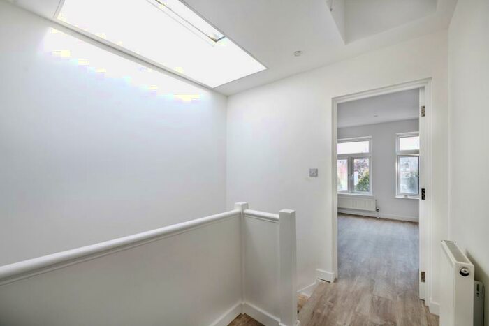 1 Bedroom Flat To Rent In Finchley Road, Temple Fortune, NW11