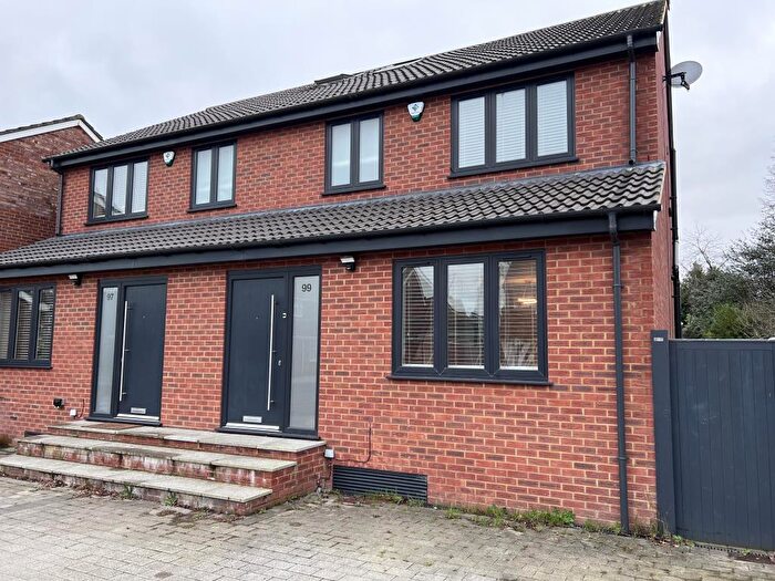 3 Bedroom Semi-Detached House To Rent In Ascot, Berkshire, SL5