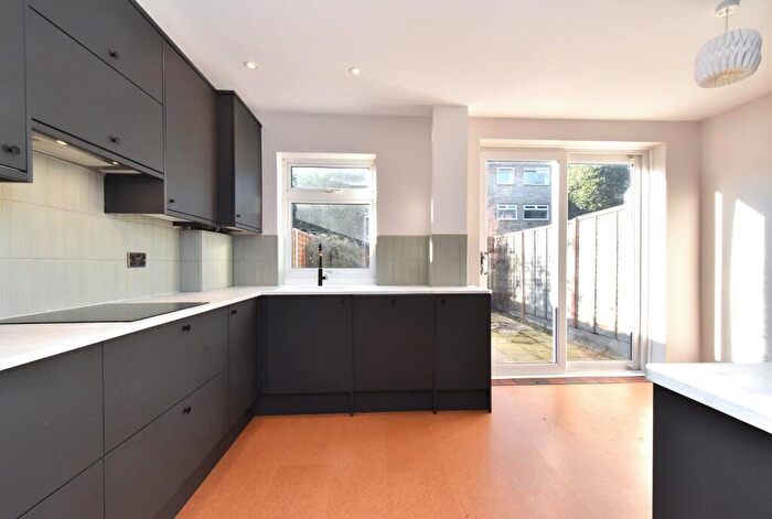 4 Bedroom House To Rent In April Glen, London, SE23