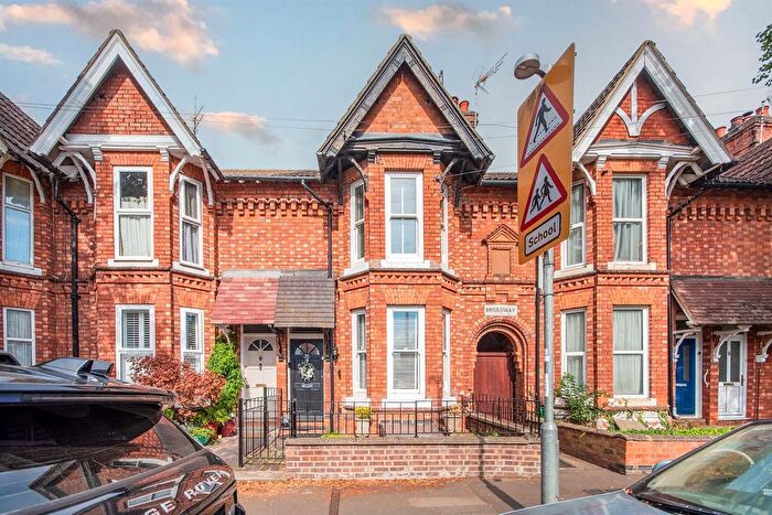 3 Bedroom Terraced House For Sale In Broadway, Kettering, NN15