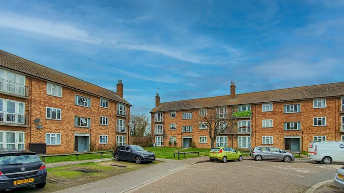 2 Bedroom Flat To Rent In Bentley Road, Hertford, SG14