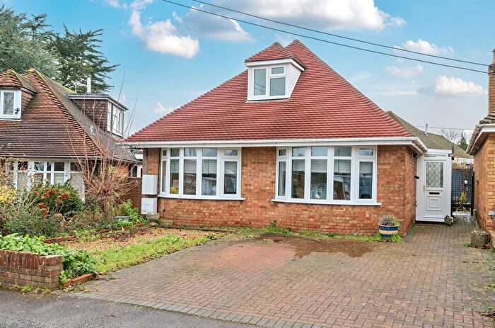 2 Bedroom Detached House For Sale In Southdene Road, Chandler's Ford, Hampshire, SO53