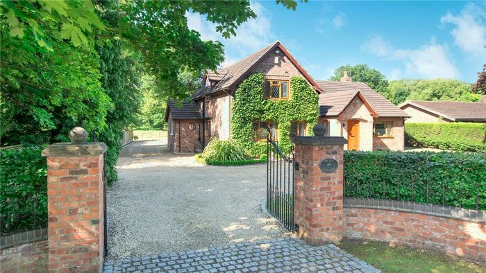 4 Bedroom Detached House For Sale In Northwich Road, Cranage, Crewe, CW4