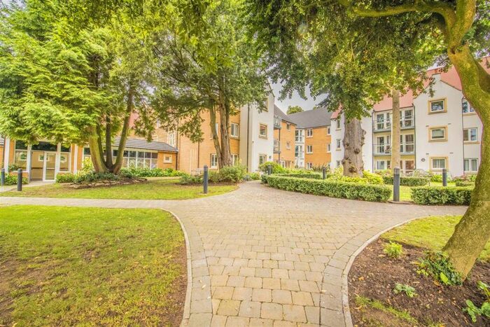 2 Bedroom Apartment For Sale In Welford Road, Northampton, NN2