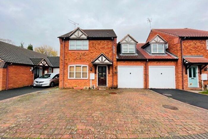 3 Bedroom Semi-Detached House To Rent In Frances Gibbs Gardens, Leamington Spa, CV31