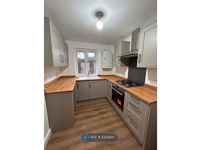 2 Bedroom Flat To Rent In De La Hay Avenue, Plymouth, PL3