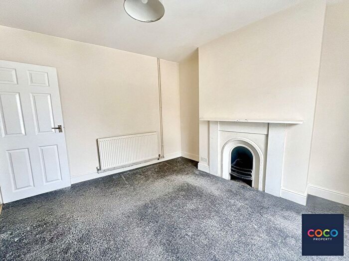 2 Bedroom Flat For Sale In Fortuneswell, - Fortuneswell, DT5