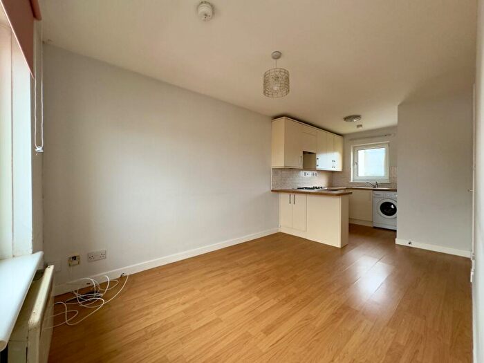 1 Bedroom Flat To Rent In Durisdeer Drive, Hamilton, Lanarkshire, ML3