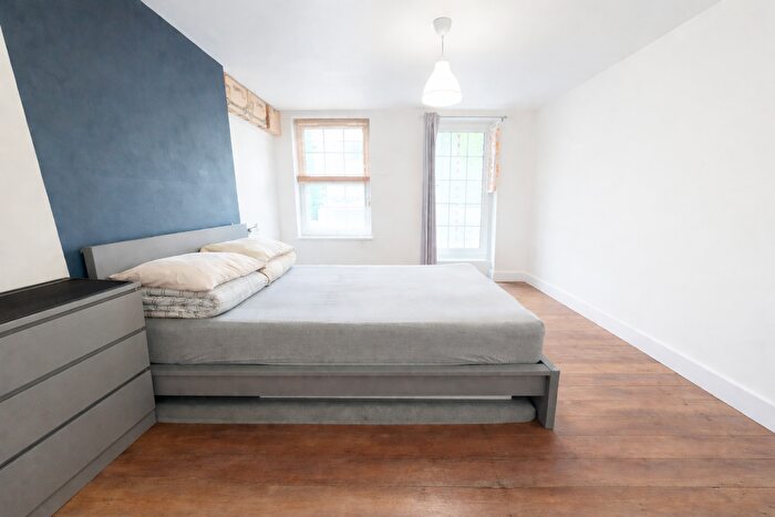 3 Bedroom Flat To Rent In Holloway Road, London, N7