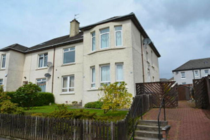 3 Bedroom Flat To Rent In Baldric Road, Knightswood, G13