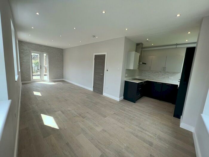 2 Bedroom Apartment To Rent In Hornsey Road, London, N7