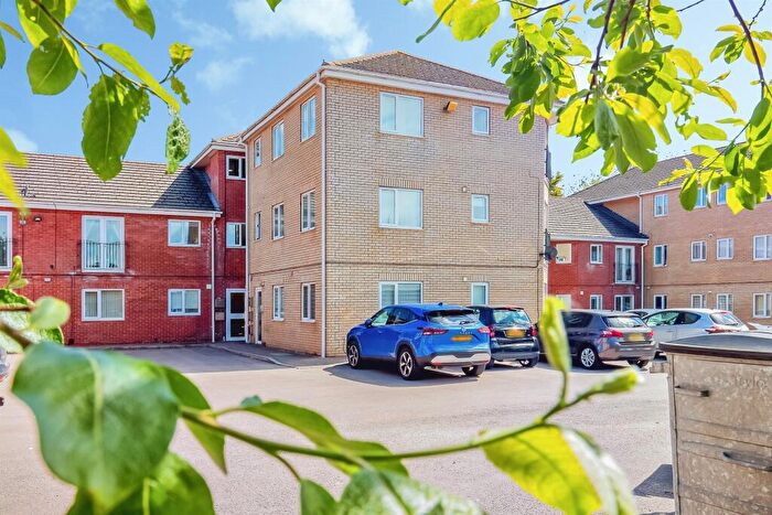2 Bedroom Flat For Sale In Langdale Grove, Corby, NN17