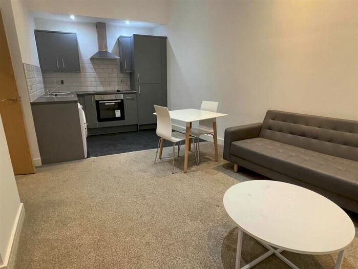 1 Bedroom Flat To Rent In Law Russell House, Vicar Lane, Bradford, BD1