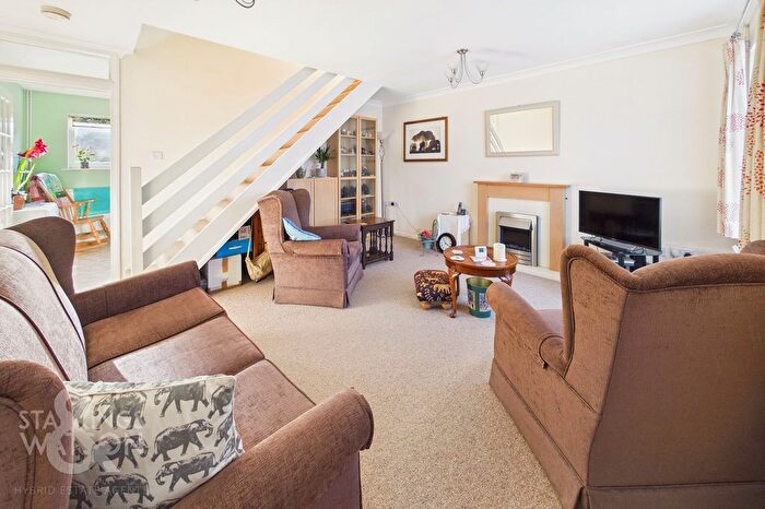 3 Bedroom End Terrace House For Sale In Berryfields, Brundall, Norwich, NR13