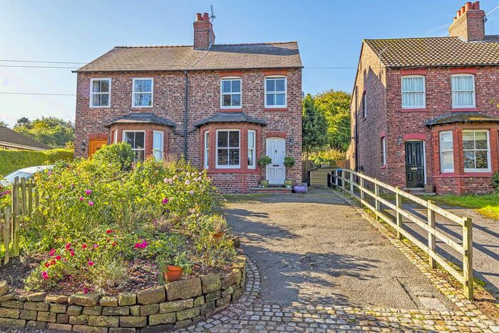 2 Bedroom Semi-Detached House For Sale In Top Road, Frodsham, WA6