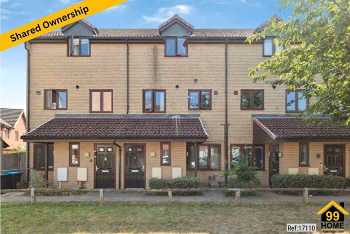 2 Bedroom Flat For Sale In Oakworth Avenue, Milton Keynes, Buckinghamshire, MK10