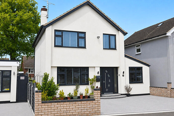 4 Bedroom Detached House For Sale In Kings Park, Thundersley, SS7