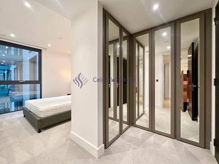 2 Bedroom Flat To Rent In Piazza Walk, London, E1