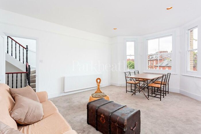 3 Bedroom Flat To Rent In Crossfield Road, Belsize Park, NW3