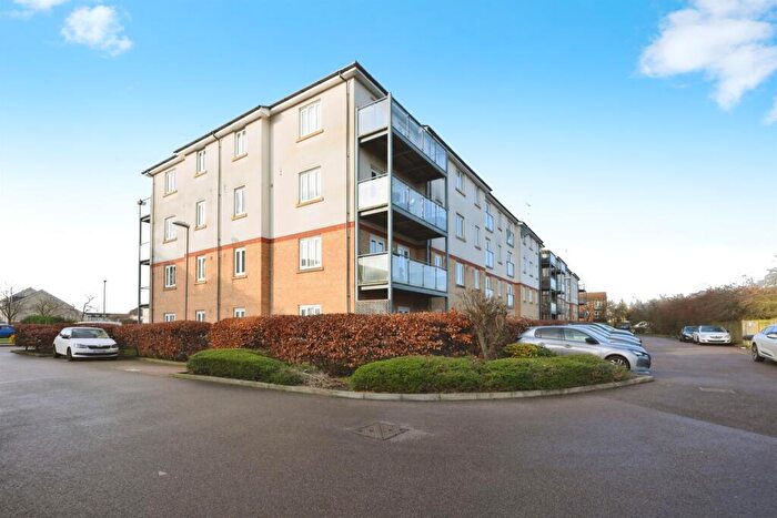 2 Bedroom Flat For Sale In Sorbus Road, Broxbourne, EN10