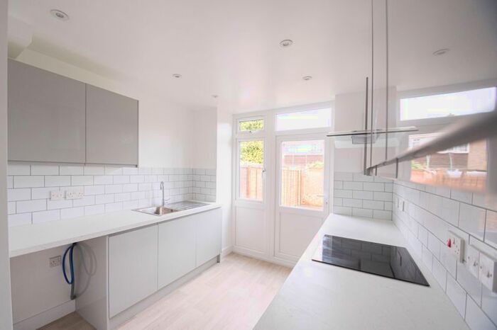 3 Bedroom Terraced House To Rent In Palmerston Road, Chatham, ME4