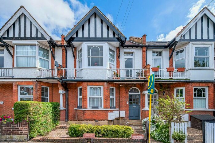 3 Bedroom Flat To Rent In Stanton Road, Raynes Park, London, SW20