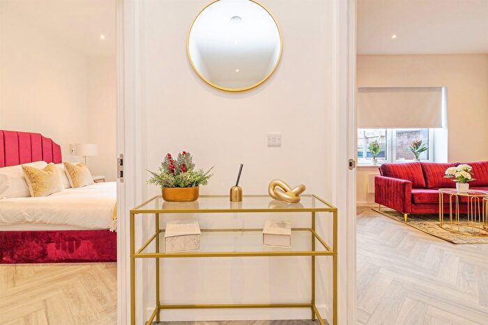 1 Bedroom Flat For Sale In Caldecotte Lake Drive, Caldecotte, Milton Keynes, MK7