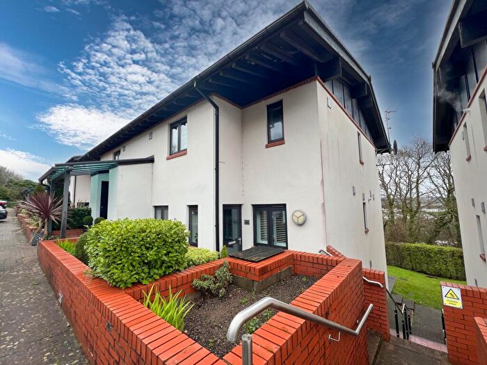 2 Bedroom Flat For Sale In C Woodridge Bridgend, CF31