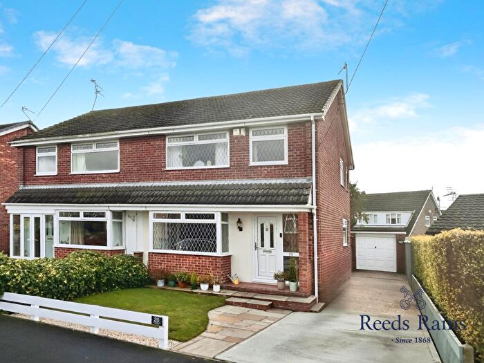 3 Bedroom Semi-Detached House For Sale In Hall Road, Sproatley, Hull, East Yorkshire, HU11
